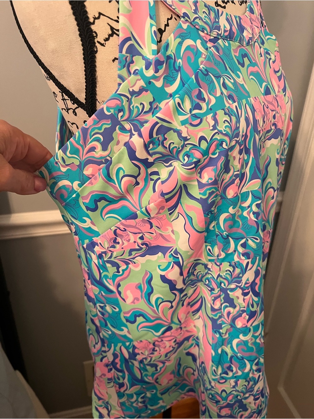 Lulu-B “Lilly Pulitzer” style print tank - Picture 4 of 6